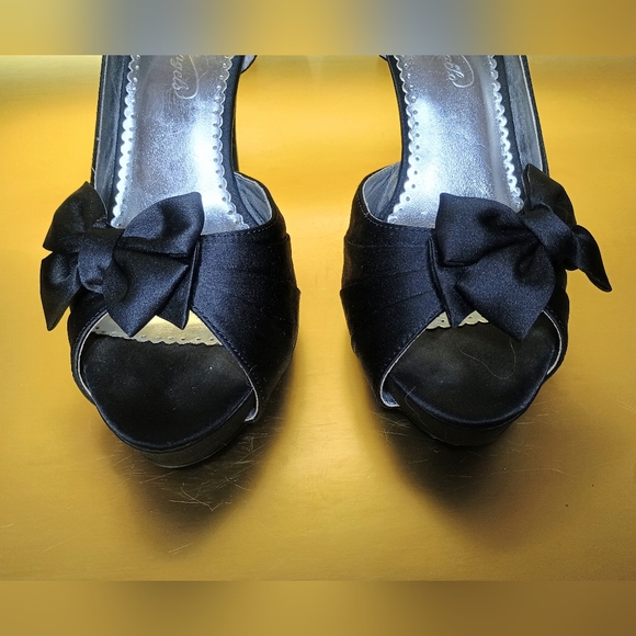 Michelangelo Peep Toe Ribbon Stilettos - Picture 3 of 5
